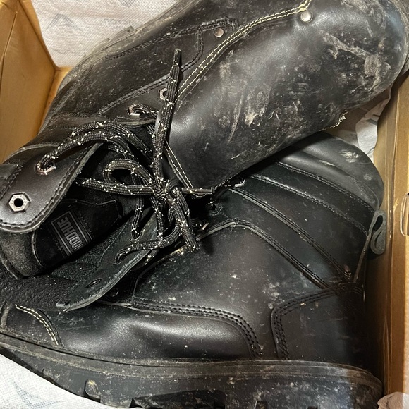 works shoes - Picture 2 of 4